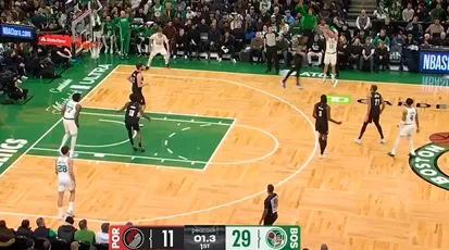 柠檬体育直播-普里查德超远压哨三分再中，凯尔特人首节领先开拓者21分